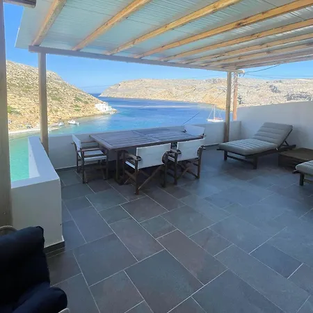 Droufakos' - Beachfront Lux 2bd Apt. W. Views Lejlighed Cherronisos (Sifnos)