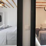 Droufakos' - Beachfront Lux 2bd Apt. W. Views