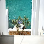 דירה Droufakos' - Beachfront Lux 2bd Apt. W. Views *