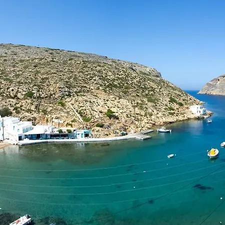 Droufakos' - Beachfront Lux 2bd Apt. W. Views