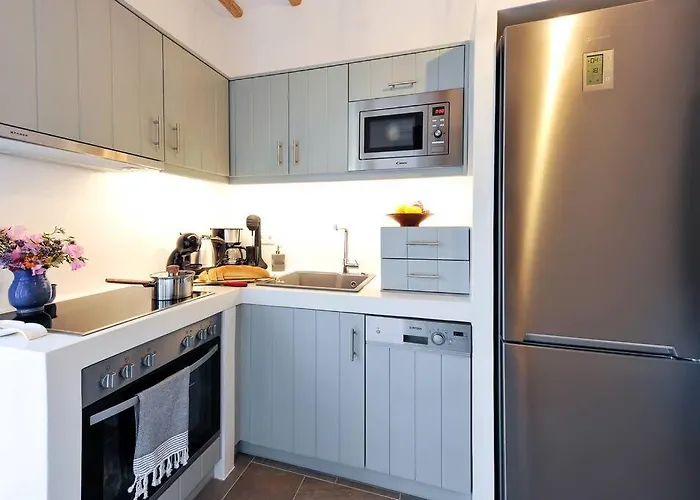 Droufakos' - Beachfront Lux 2bd Apt. W. Views Lägenhet