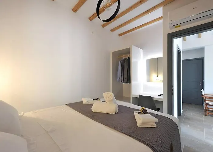 Droufakos' - Beachfront Lux 2bd Apt. W. Views * Cherronisos (Sifnos)