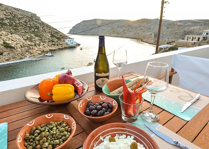 Droufakos' - Beachfront Lux 2bd Apt. W. Views Appartement *